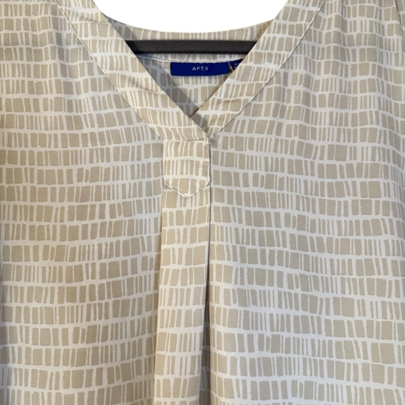 Woman’s Blouse Lot- XL, XXL, 1X- Ava & Viv, Express, Apt. 9 - Picture 8 of 9